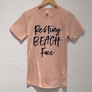 NWOT🏖️Resting Beach Face graphic tee - Sandy Pink